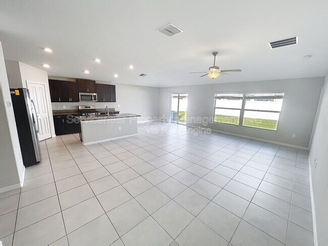 Building Photo - 10344 Alder Green Dr