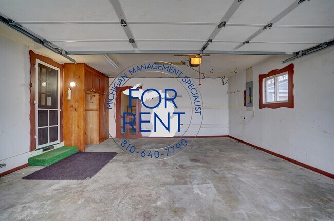 Building Photo - 635 Oda St