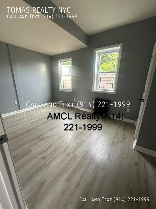 Building Photo - 215 Edwards Pl