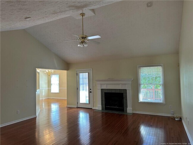 Building Photo - 2827 Beringer Dr