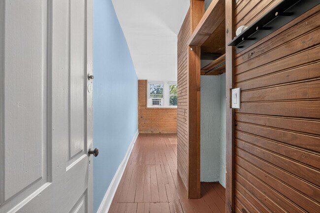 Building Photo - 4051 Ludlow St