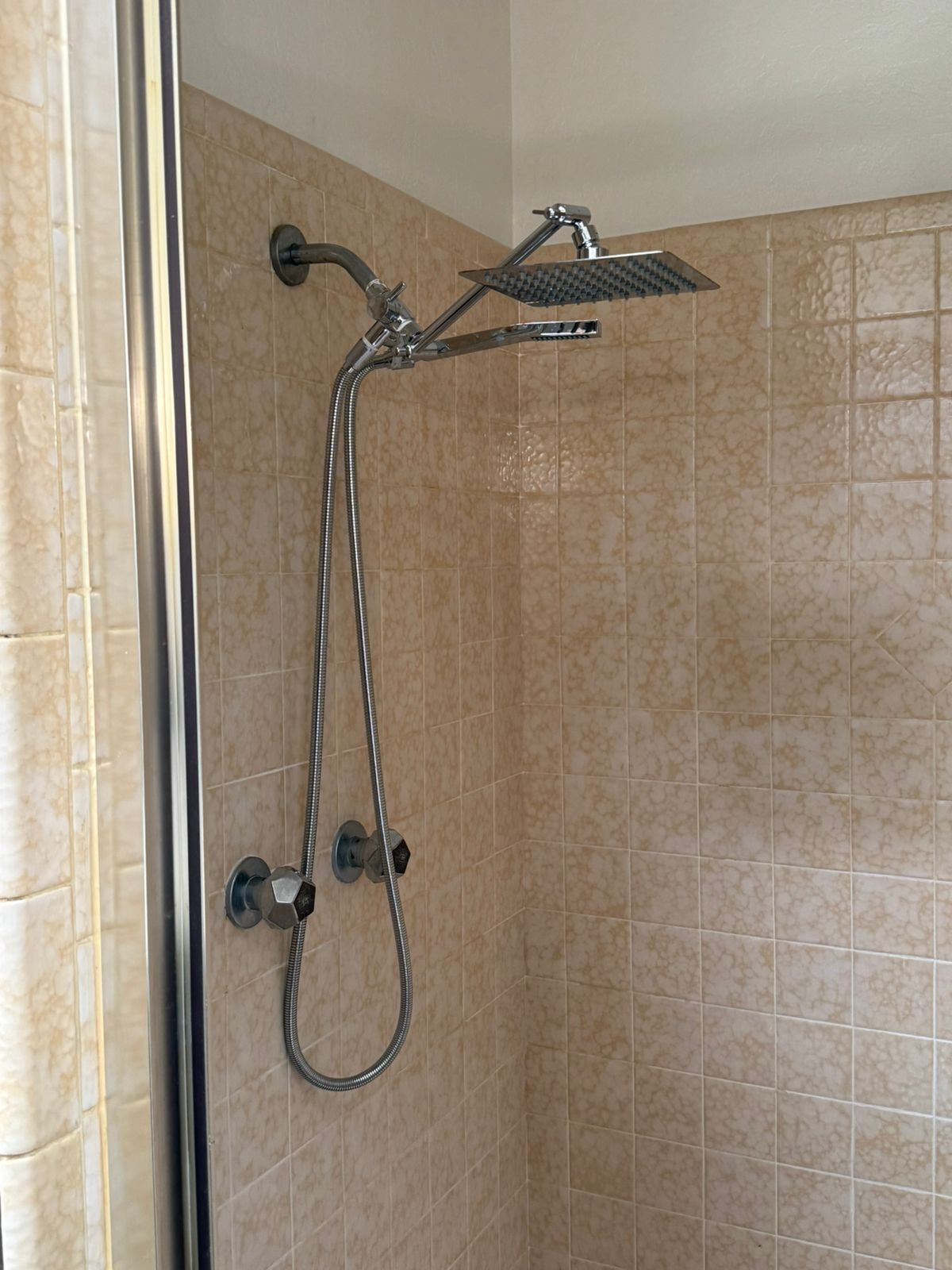 Building Photo - 1402 E Big Rock Rd