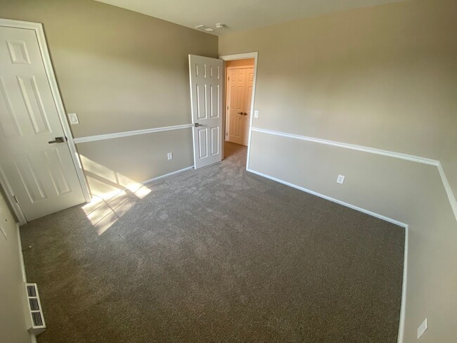 Building Photo - Updated Spacious Palos Verde Home