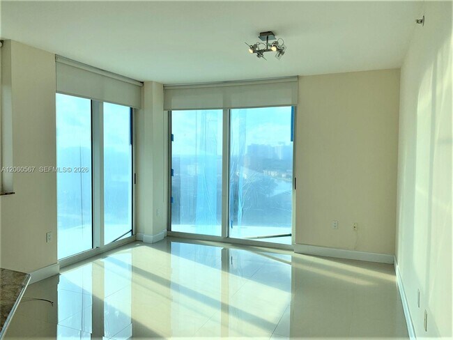 Building Photo - 1745 E Hallandale Beach Blvd