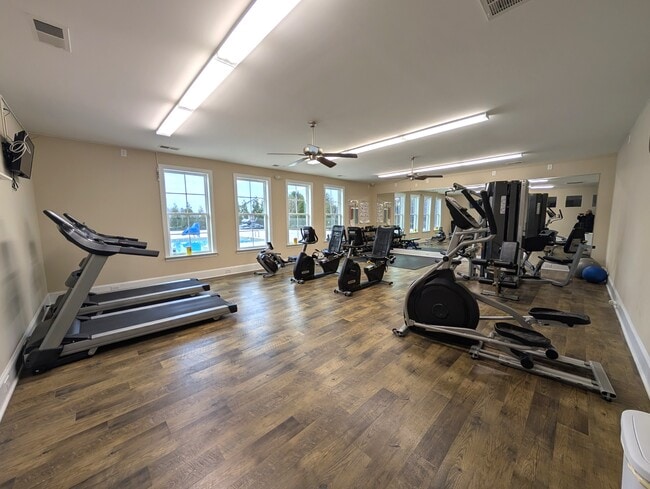 Building Photo - 716 Carneros Ci