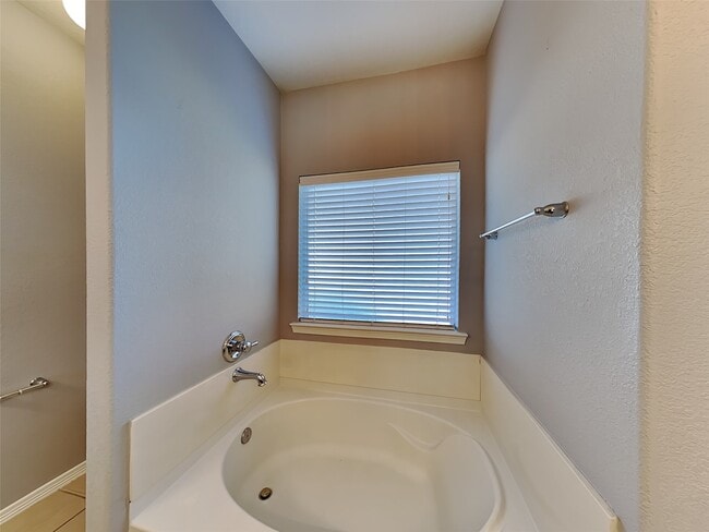 Building Photo - 1011 High Lane Court