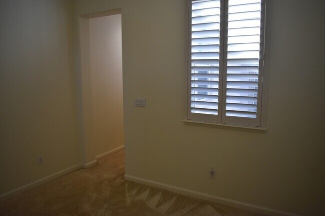 Building Photo - 2261 Pillsbury Rd