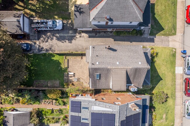 Building Photo - 6632 Wilkins Ave