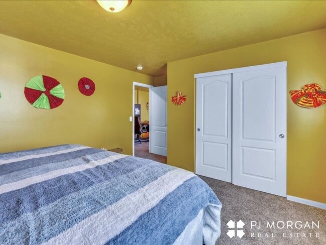 Building Photo - Beautiful 4 Bedroom, 3 Bathroom Home - Ren...