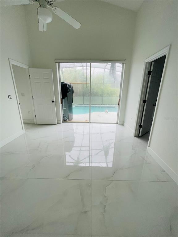 Building Photo - 207 Vizcay Way