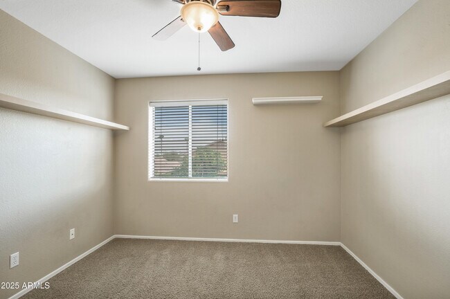 Building Photo - 9643 E Sheena Dr
