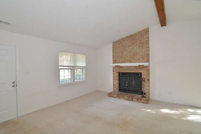 Building Photo - 1020 Tealwood Dr