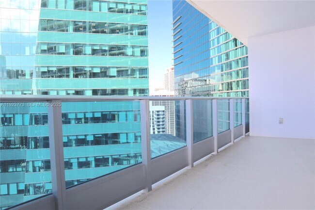 Building Photo - 200 Biscayne Blvd Way