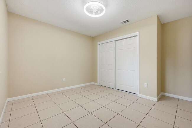 Building Photo - 644 Caribbean Way