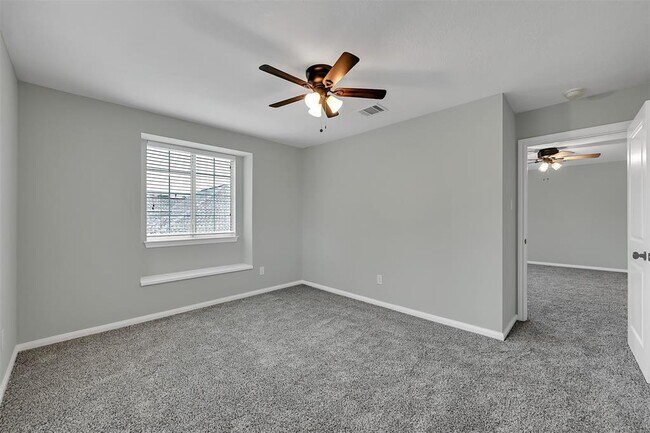Building Photo - 12744 Point Aquarius Blvd