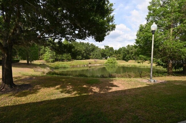 Building Photo - 5904 Willow Ridge Dr