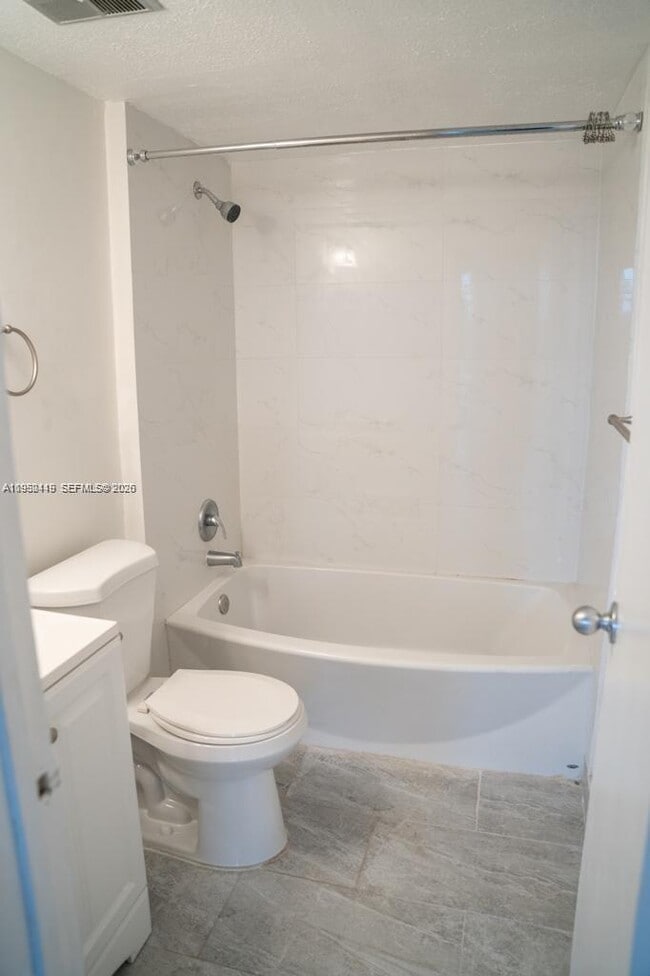 Building Photo - 16465 NE 22nd Ave