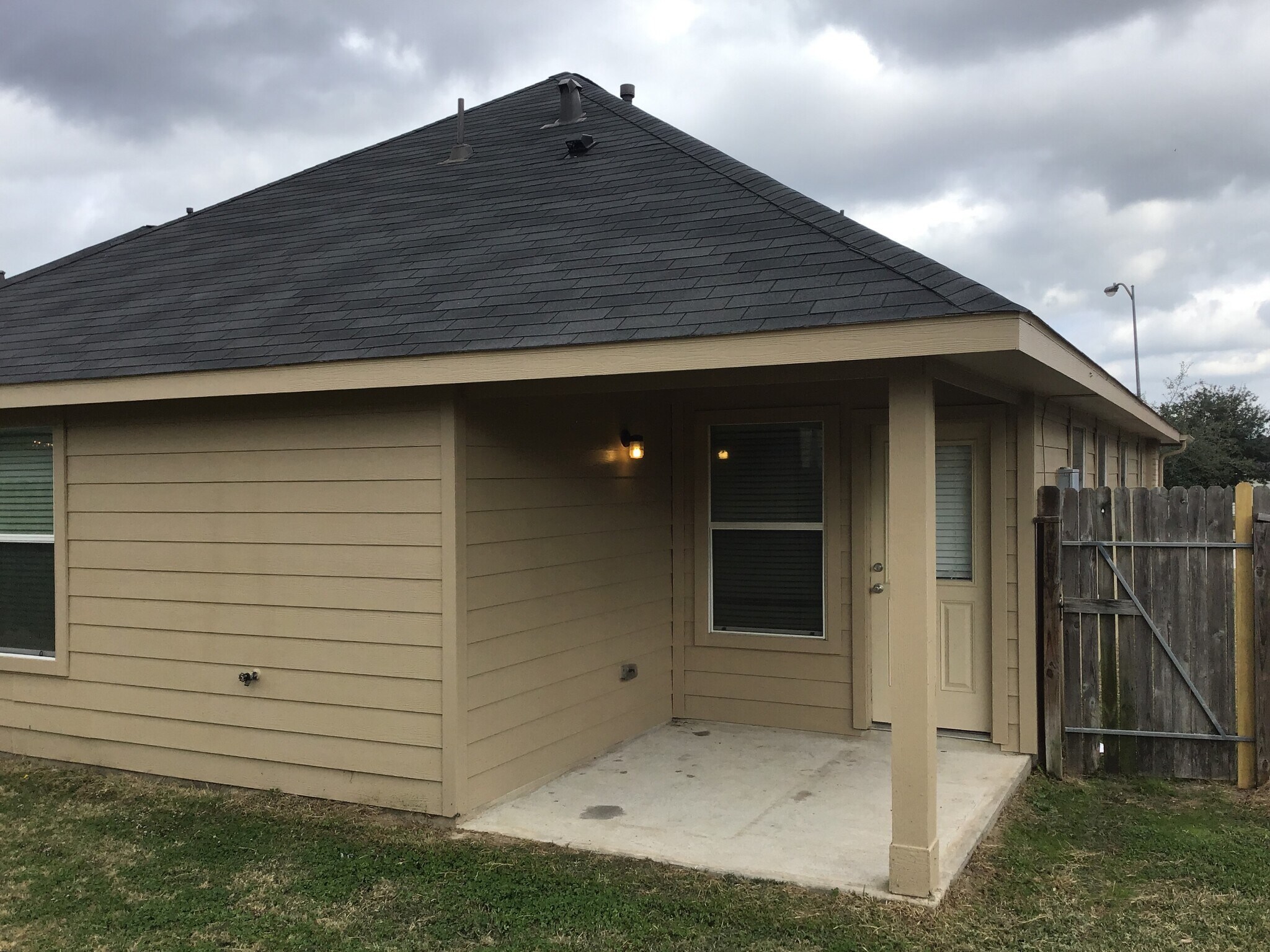 Building Photo - 21507 Donata Cir