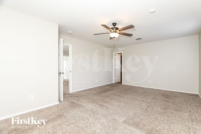 Building Photo - 9334 Maple Silver