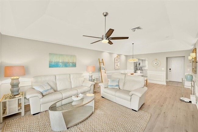 Building Photo - 147 Bluff View Dr