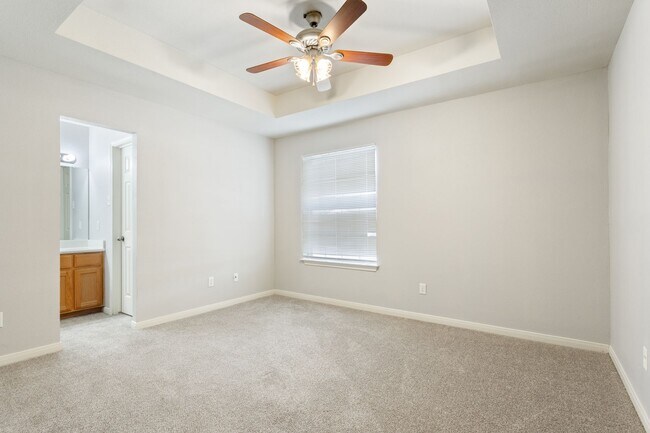 Building Photo - 10316 Hyacinth Ln