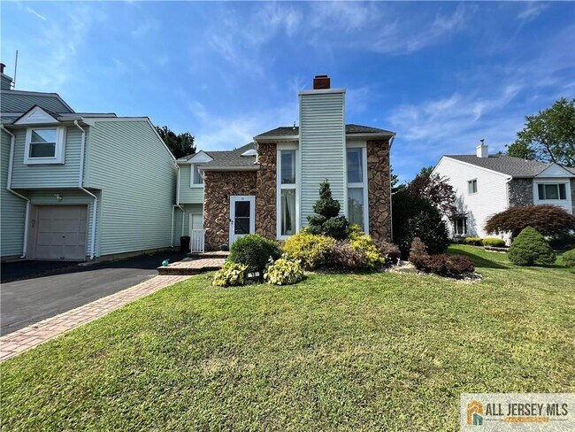 Primary Photo - 15 Jeffrey Cir