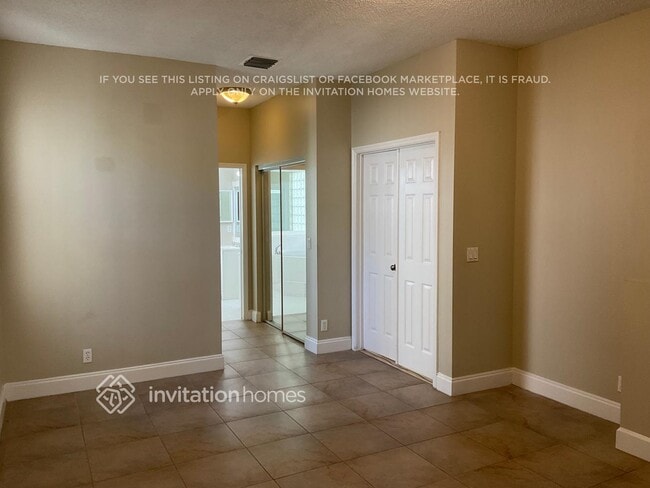 Building Photo - 1170 NW 185th Ave