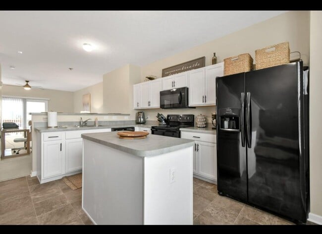 Building Photo - 389 Laurel Creek St
