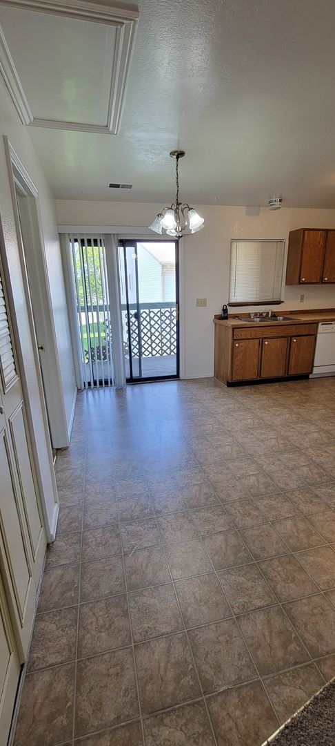 Building Photo - Upper Unit in Fruita