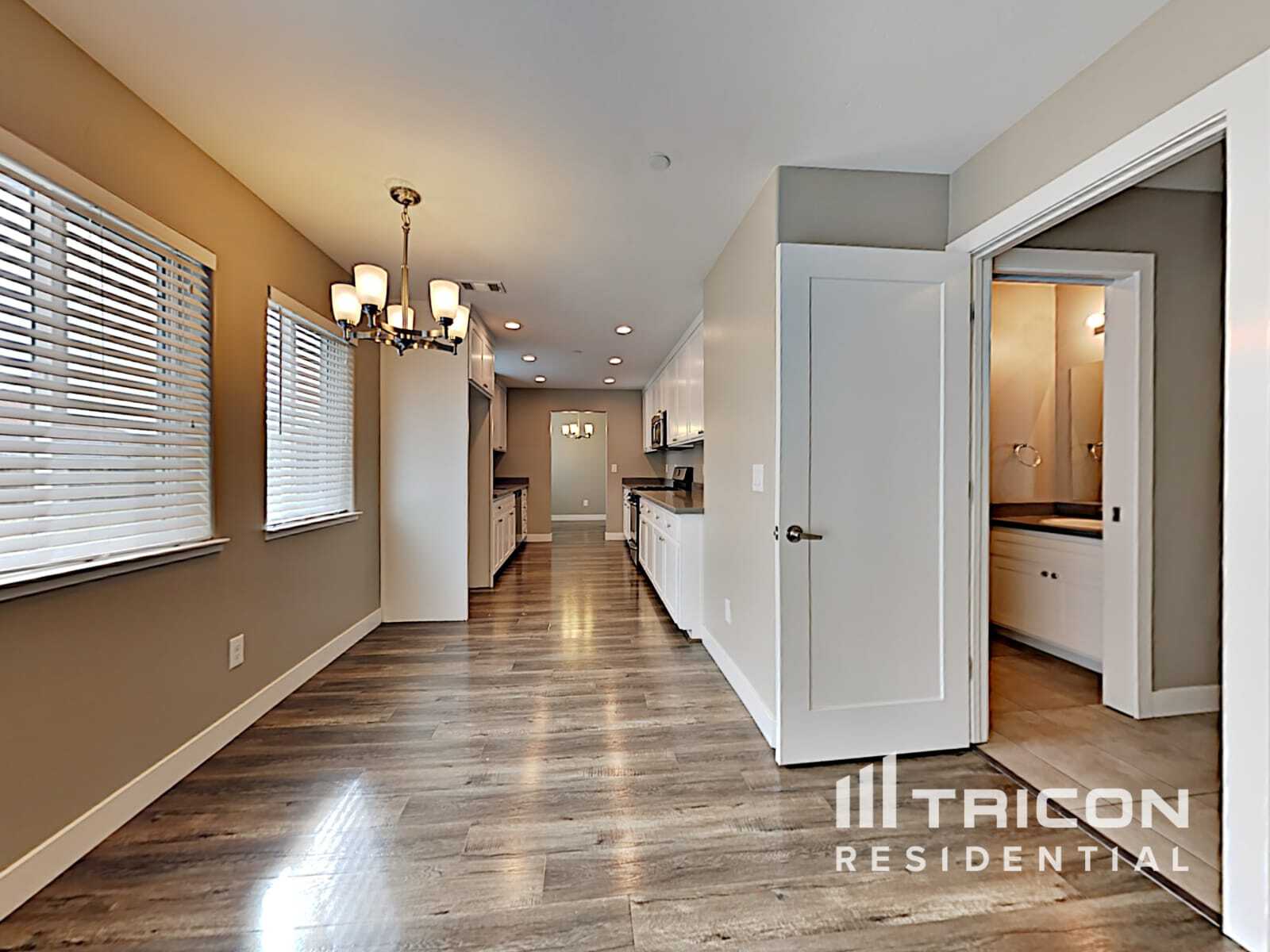 Building Photo - 2371 Coronado Ct