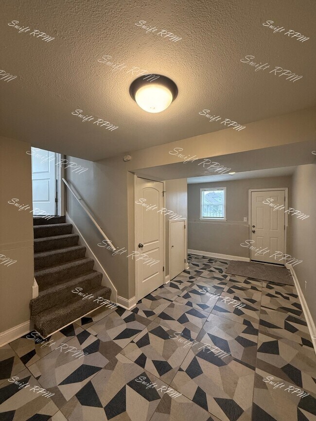 Building Photo - 1827 E 75th Terrace