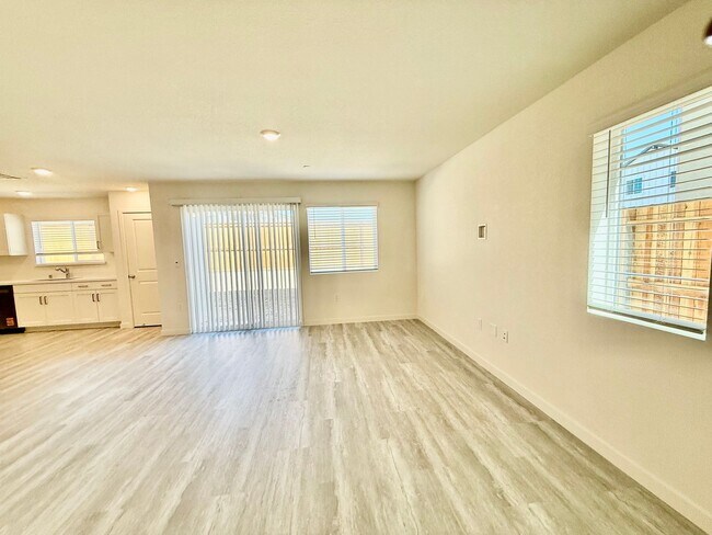 Building Photo - New home available now