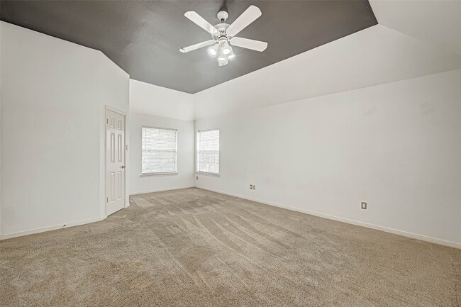 Building Photo - 5815 Henniker Dr