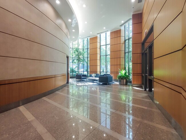 Building Photo - 400 N La Salle Dr
