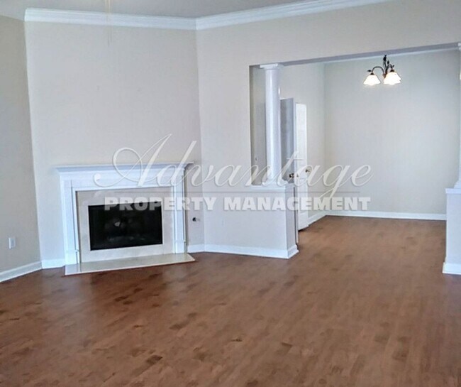 Building Photo - Very Nice Newly Renovated Home in Cordova
