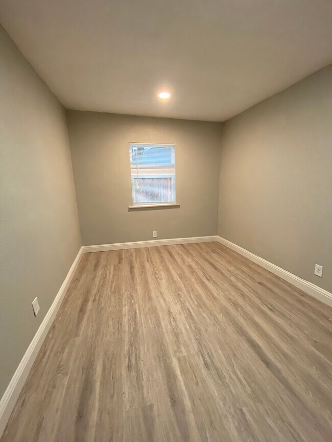 Building Photo - 510 Greenwood St