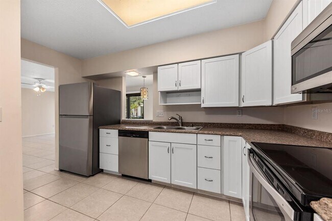 Building Photo - 2232 Bahia Vista St