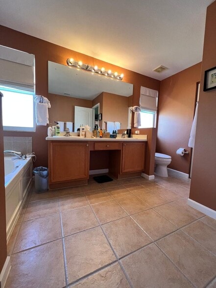 Building Photo - 217 Berenger Walk