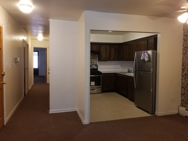 Building Photo - 41-85 Denman St