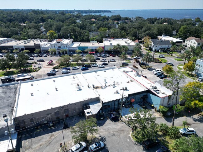 Building Photo - Charming 1/1 in Historic San Marco!