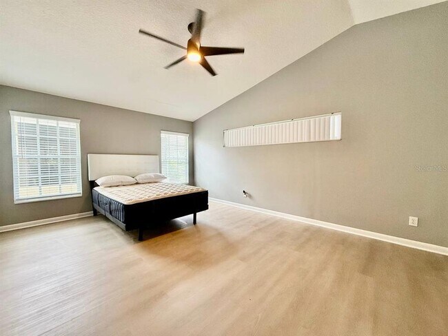 Building Photo - 6600 Gentle Ben Cir