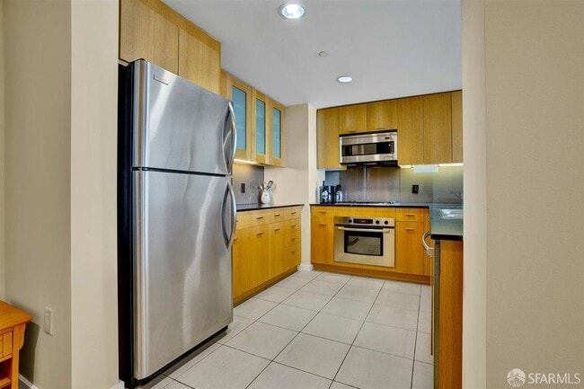 Building Photo - 355 1st St
