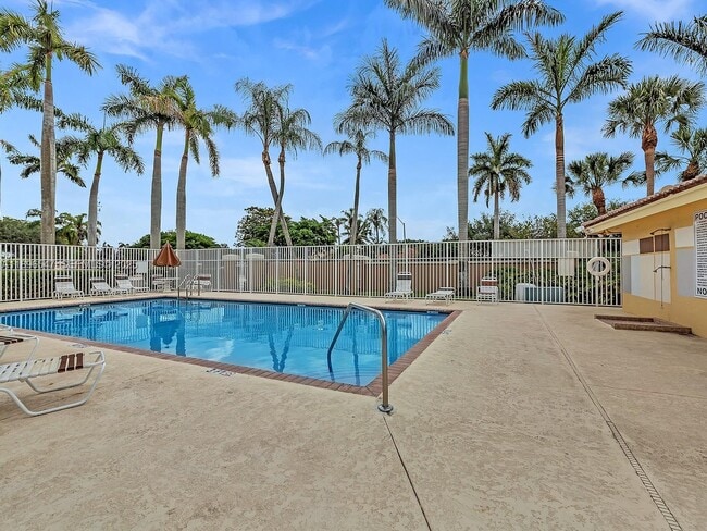 Building Photo - 16879 SW 1st Manor