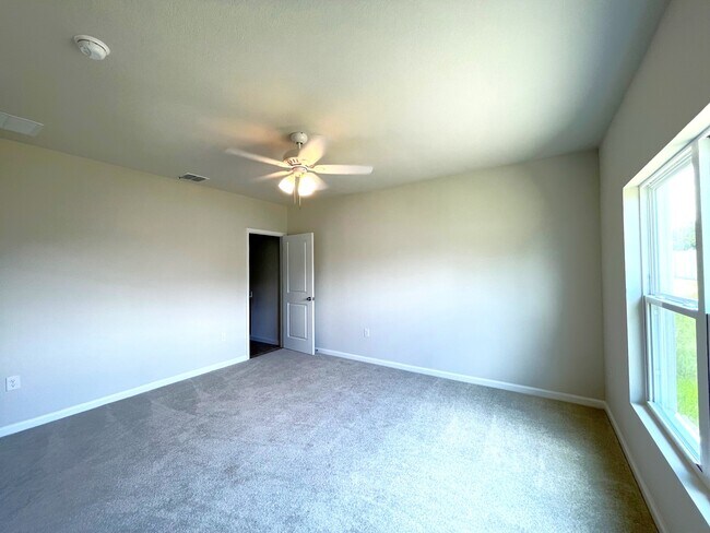 Building Photo - 5447 Maddie Dr