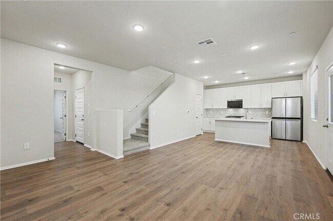 Building Photo - 28506 Via Priorat