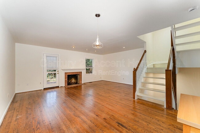Building Photo - 3009 20th Ct S