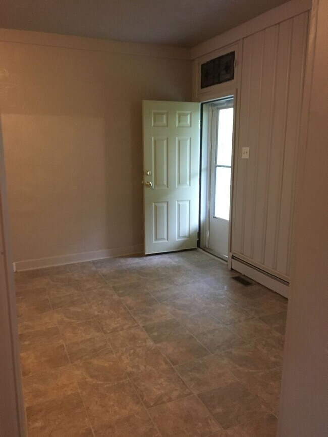 Building Photo - 3356 Days Mill Rd