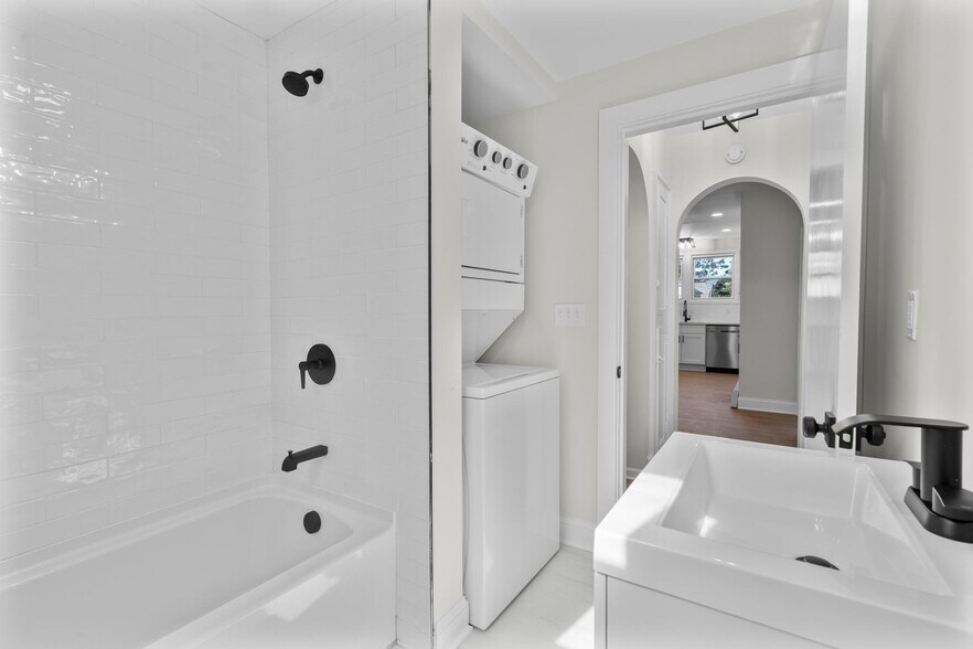 Bathroom View 2 - 1070 Whitney Ave