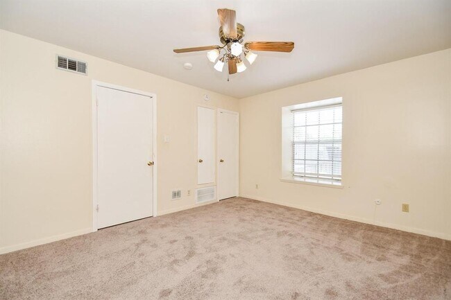 Building Photo - 9021 Gaylord Dr