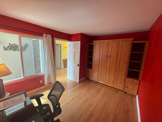 Building Photo - 3BD/2BA HOME w/ attached garage near USD/C...
